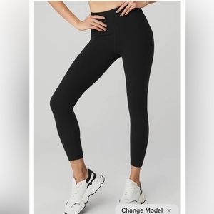 NWT ALO Yoga Blissful 7/8 legging - Black - S